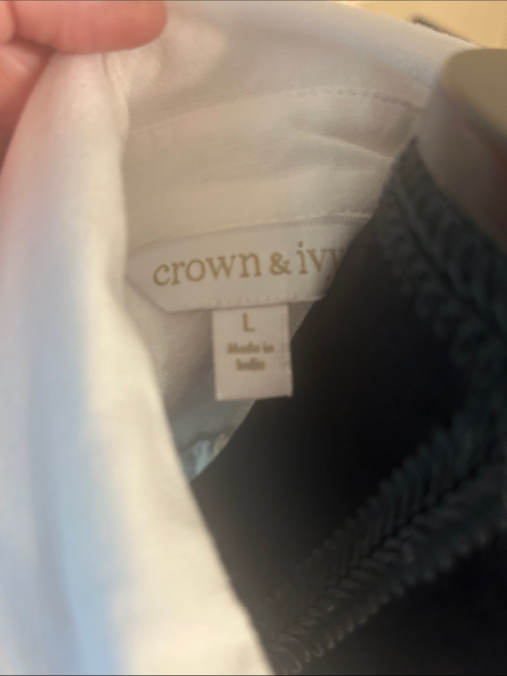 crown & ivy White Button-Front Short Sleeve Blouse - Picture 4 of 5